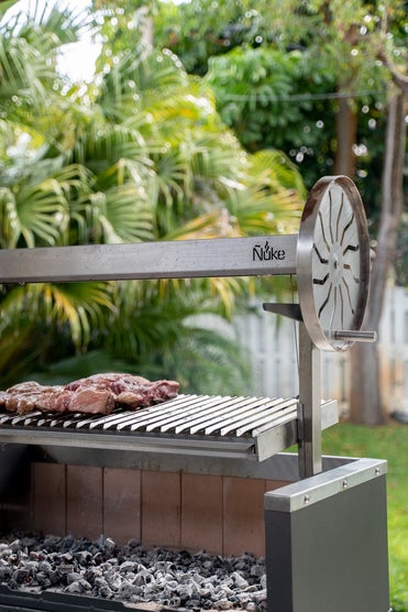 Nuke Puma Outdoor Charcoal and Wood-Fired Grill Black Gaucho - PUMA02